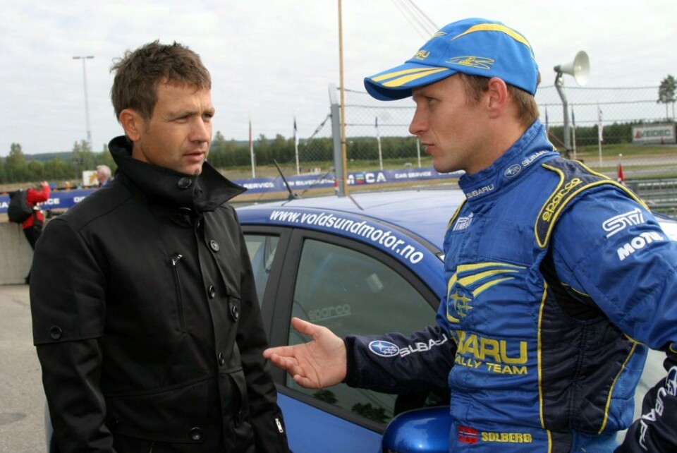 Petter Solberg og Ole Einar Bjørndalen i forbindelse med STCC-helgen på Vålerbanen i 2008. (Foto: Hallgeir Raknerud)