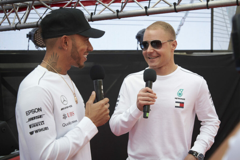 Lewis Hamilton og Valtteri Bottas før treningen og kvalifiseringen på lørdag. (Foto: Steve Etherington)