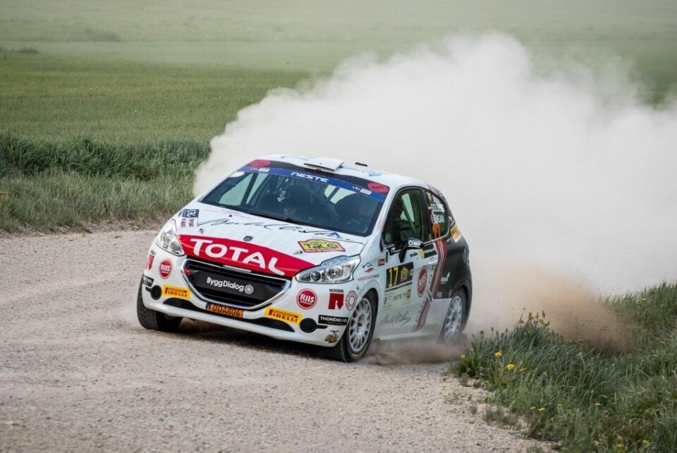 Oliver Solberg og Veronica Engan hadde meget god flyt og vant halvparten av prøvene av Rally Talsi. (Foto:Raimonds Volonts)
