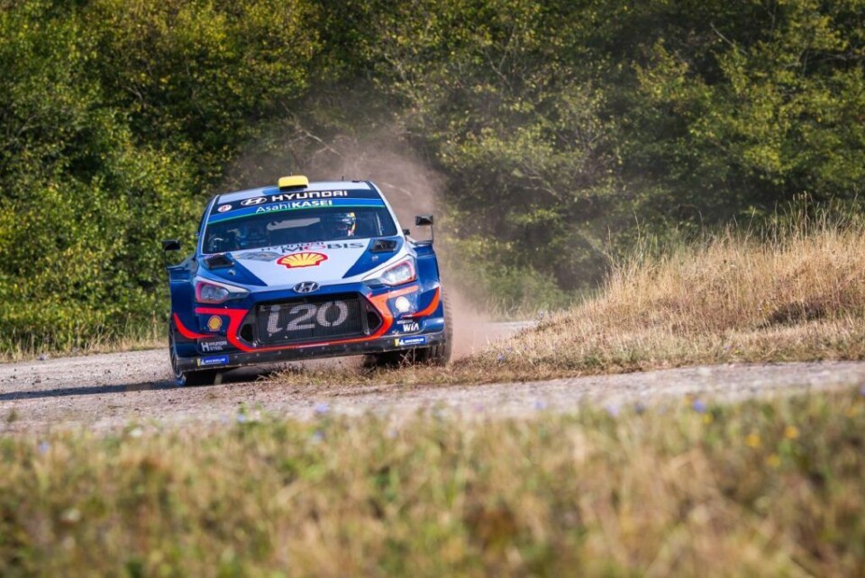 Understyring har vært det største problemet til Andreas Mikkelsen på asfalt siden han kom til Hyundai. (Foto: Hyundai Motorsport GmbH)