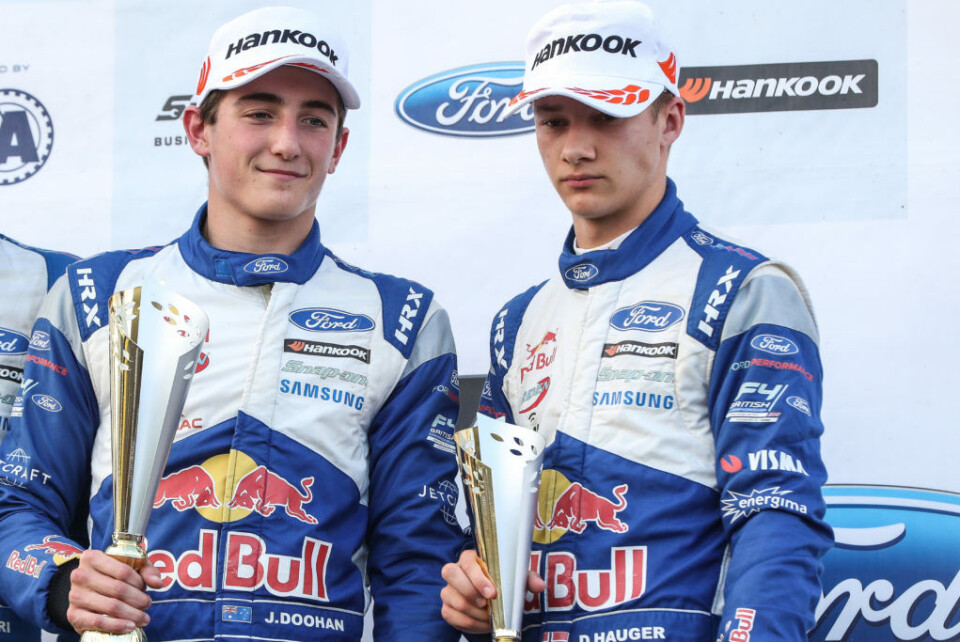 Dennis Hauger, her sammen med lagkamerat i Arden og Red Bull fra 2018, Jack Doohan - som blir en av mange konkurrenter i Formel 3 i år. (Foto: Dutch Photo Agency/Red Bull Content Pool)