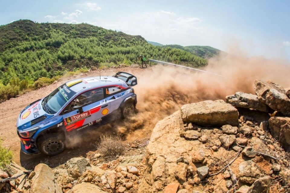 Veiene er ekstremt røffe i Tyrkia. Helt på grensen til det forsvarlige, mener Andreas Mikkelsen. (Foto: Hyundai Motorsport GmbH)