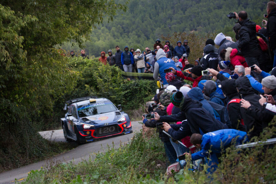 Asfalt er egentlig et underlag Andreas Mikkelsen trives godt ved. Med Hyundai er det derimot et mareritt for nordmannen å kjøre på dette underlaget. (Foto: Helena El Mokni/Hyundai Motorsport GmbH)