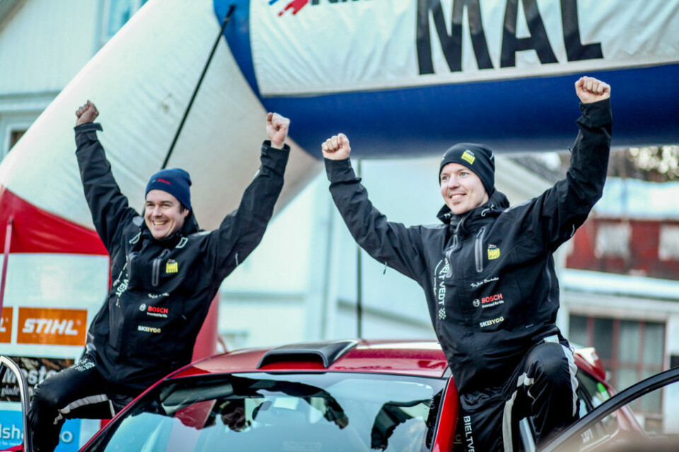 Sveinung Bieltvedt og Roger Eilertsen fra Numedalsrally 2013, deres siste klasseseier i Rally-NM. (Foto: Simen Næss Hagen)