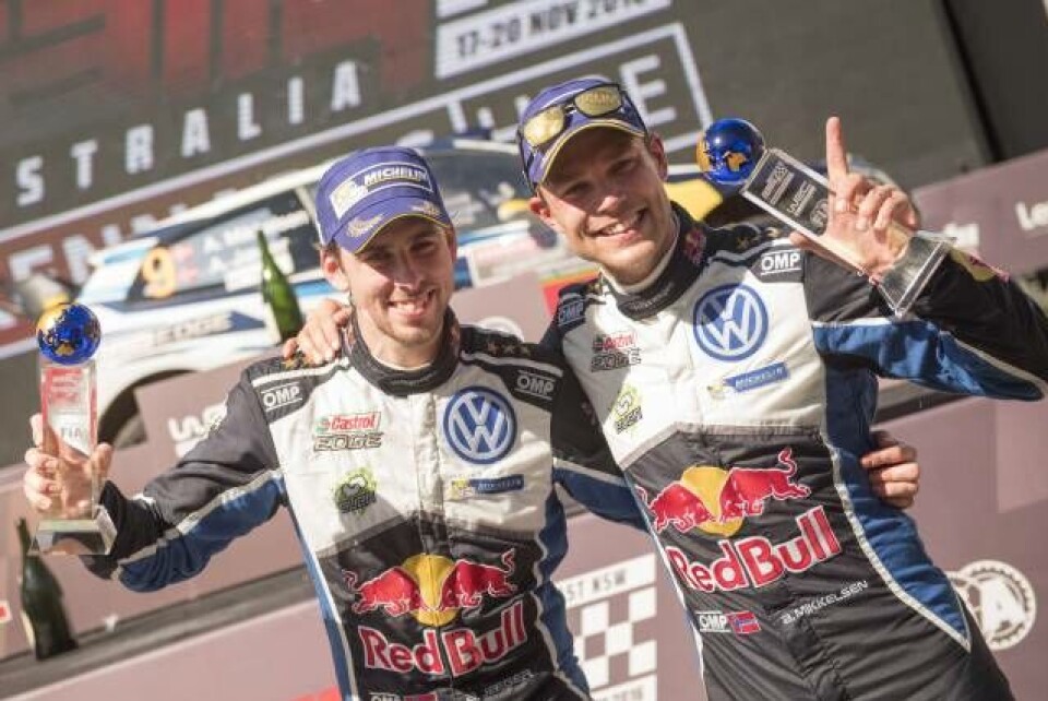 Anders Jæger-Amland og Andreas Mikkelsen fra deres foreløpige siste seier sammen i Rally Australia 2016. (Foto: Red Bull Content Pool)