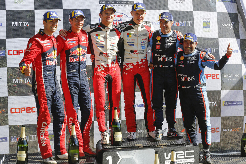 Her er pallen fra Chile, med Ott Tänak på topp, mens Sebastien Ogier og Sebastien Loeb tok henholdsvis andre- og tredjeplass. (Foto: Austral Worldwide / Hyundai Motorsport GmbH)