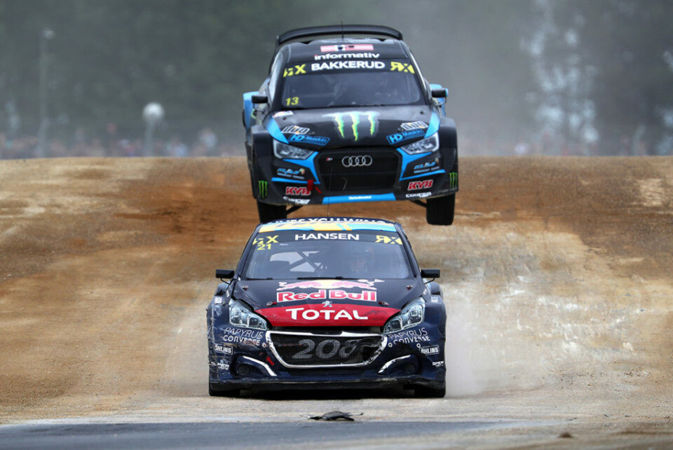Timmy Hansen trakk det lengste strået foran Andreas Bakkerud i finalen. (Foto: FIAWorldRallycross.com)