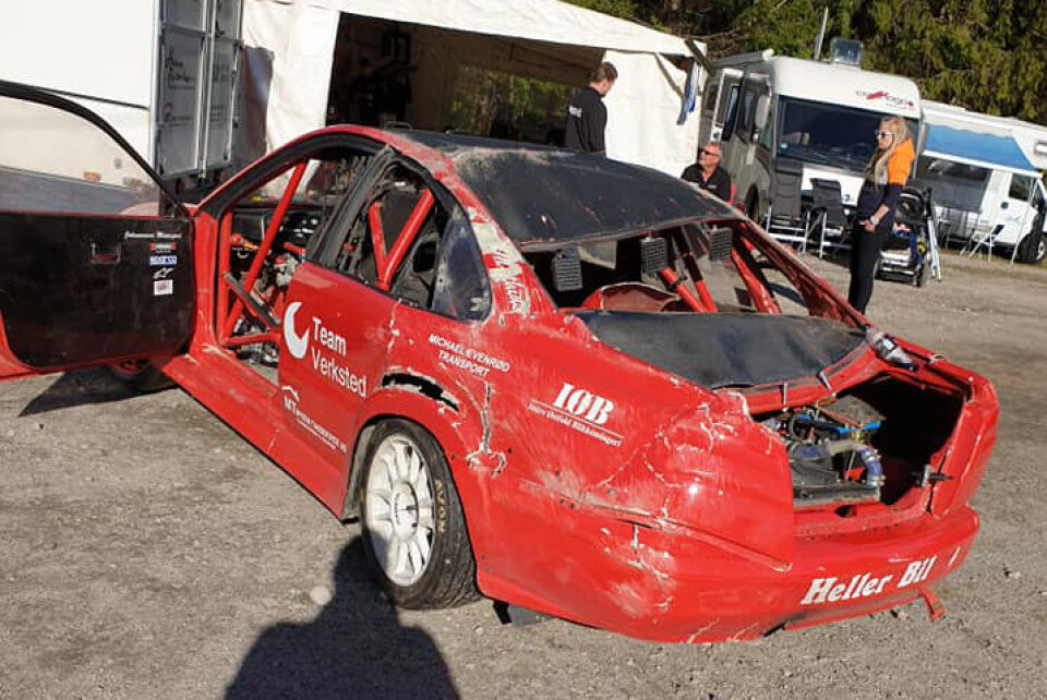 Slik så bilen til Markus Johannessen fra Trøgstad ut etter rullingen på Konsmo for tre uker siden. (Foto: Privat)