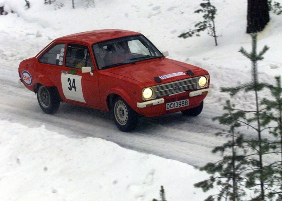 Til å begynne med kjørte Tom Slaastad og Jan Åge Strand denne bilen, en Ford Escort Mk2 som det var Jan Åge som selv eide. (Foto: Glåmdalen)