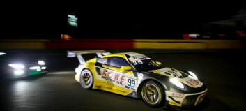Rene slicks i høljende regnvær reddet Spa-helgen for Dennis og Porsche