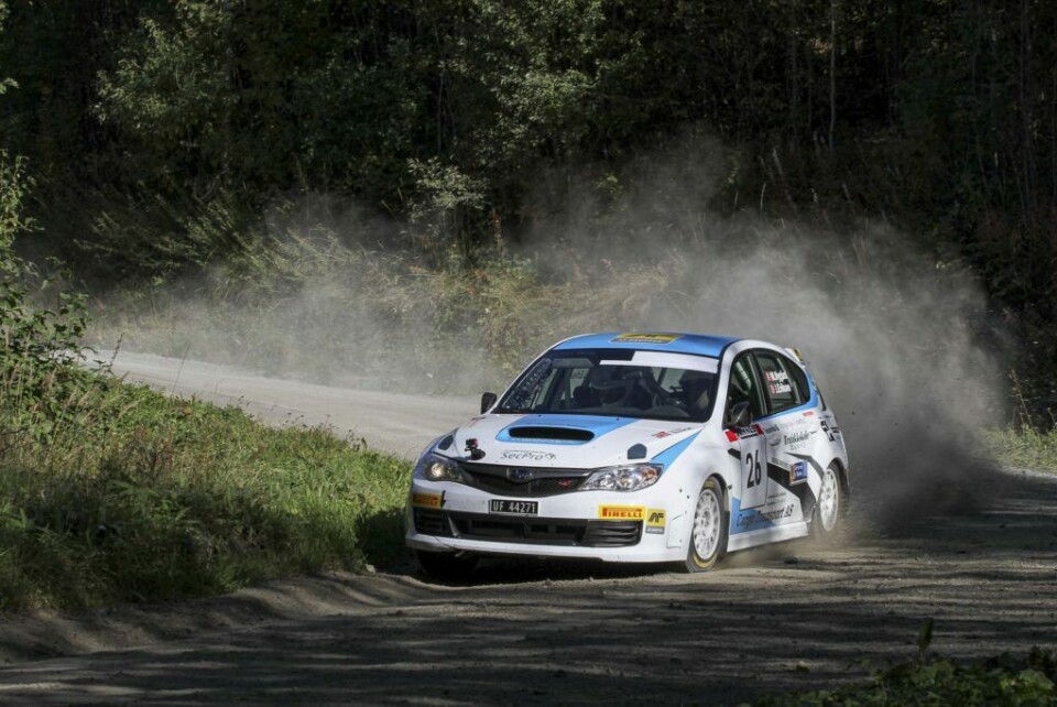 Til tross for høy nervøsitet klarte Martin Nygård og kartleser Jørgen Eriksen å holde et godt tempo - og med litt flaks på slutten ble det også klasseseier i NM-finalen Rally Hedemarken. (Foto: Oliver Alfredsen)