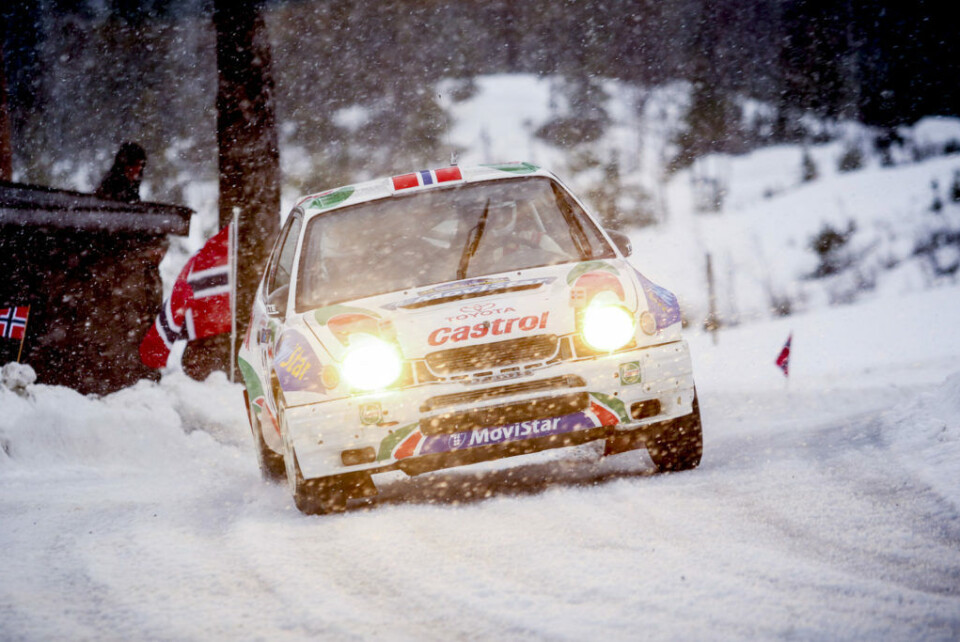 Erik Engen i tett snødriv over Smådøl Motorstadion tidlig lørdag morgen. (Foto: Simen Næss Hagen / Parc Fermé)