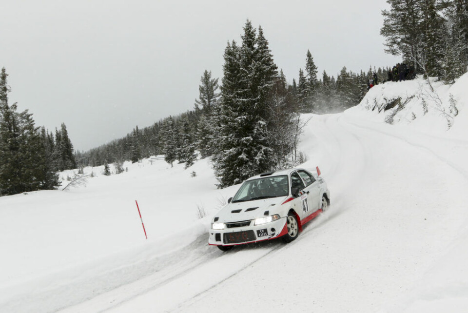 Jim Roger Haugom og Glenn Ivar Gjester i deres Mitsubishi Lancers Evo 6 på Lesteberg-etappen lørdag. (Foto: Simen Næss Hagen / Parc Fermé)