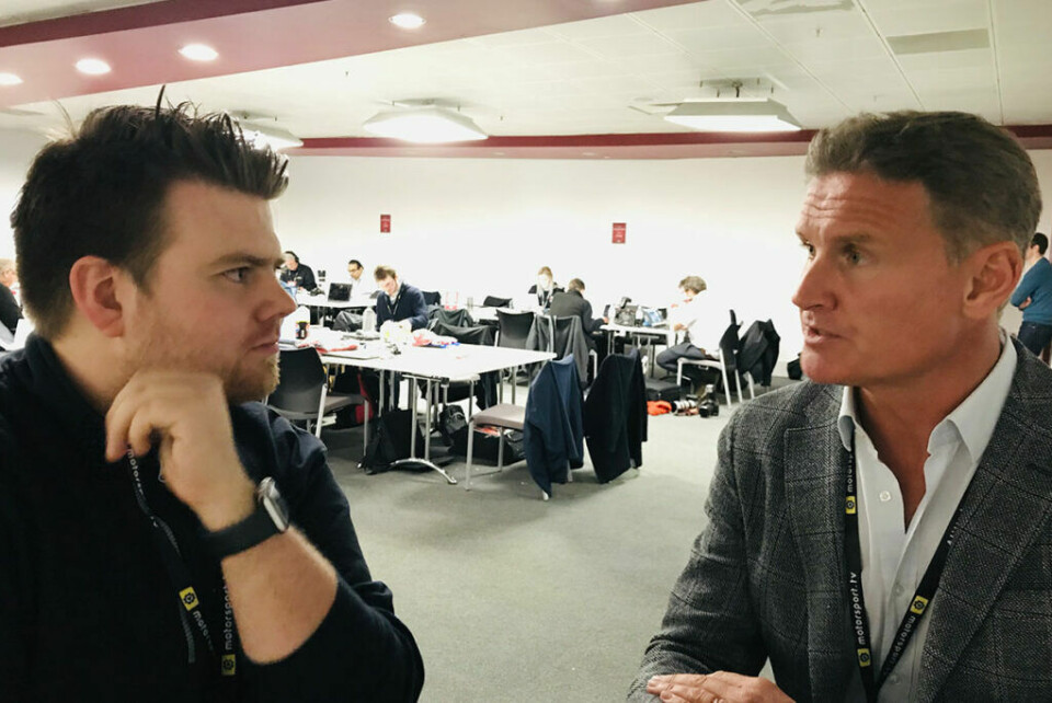 Redaktør og daglig leder Simen Næss Hagen i intervju med David Coulthard under den internasjonale Autosport-messen i Birmingham i januar. Foreløpig er dette den eneste reportasjereisen til utlandet for Parc Fermé i år. (Foto: Matt Bishop)