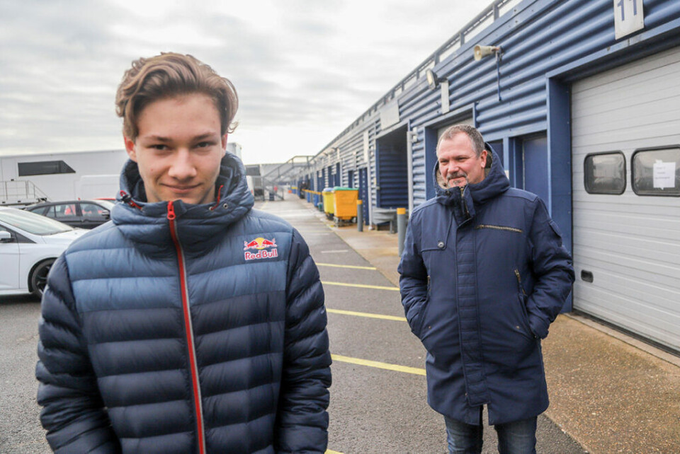 Tom Erik følger sønnen Dennis sin reise mot Formel 1 tett, men det er ikke mange år sidene tanken om å satse mot en internasjonal bilsportkarriere var av det fjerneste laget. (Foto: Simen Næss Hagen / Parc Fermé)