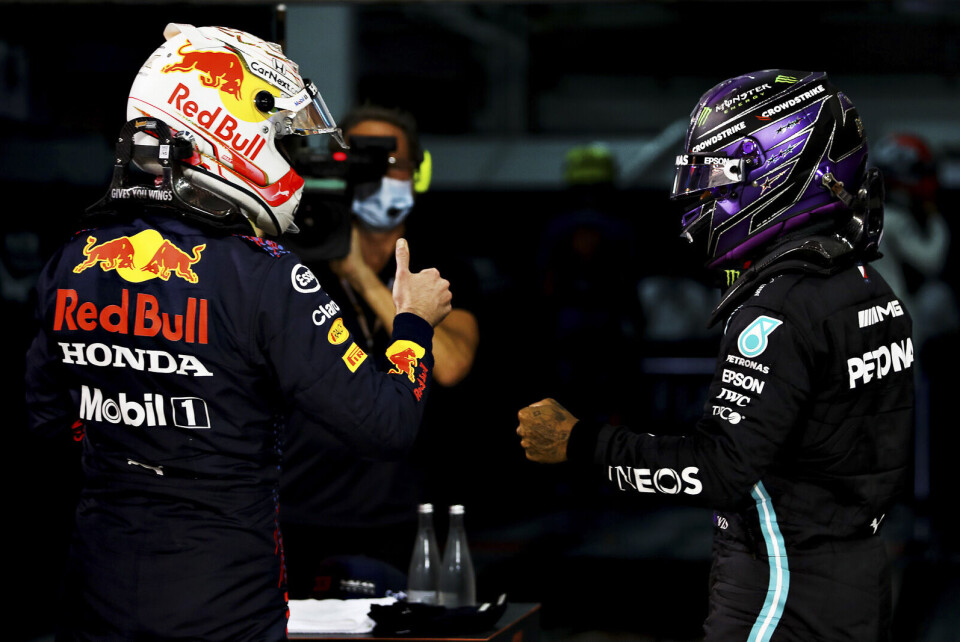 Max Verstappen og Lewis Hamilton etter lørdagens kvalifisering. (Foto: Mark Thompson/Getty Images)