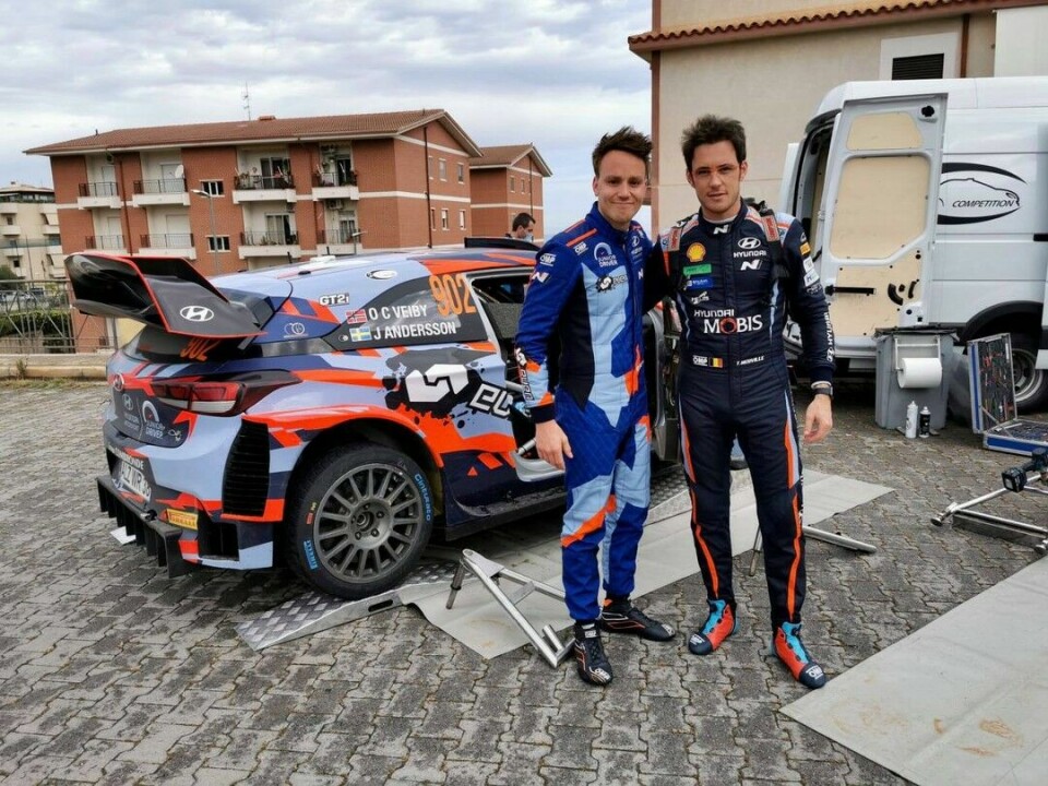 Ole Christian Veiby og Thierry Neuvile i forbindelse med Targa Florio Rally på Sicilia i Italia. (Foto: Privat)