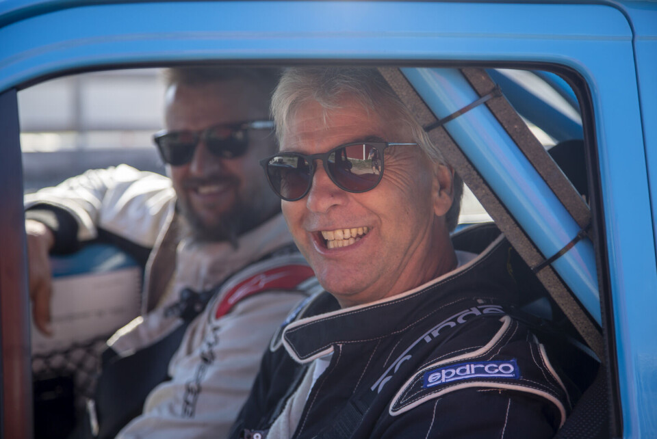 Geir Moen og August Hoel i godt humør før start. Alt står relativt bra til med begge to også etter den knallharde smellen som alle snakket om gjennom løpsdagen. (Foto: Simen Næss Hagen / Parc Fermé)