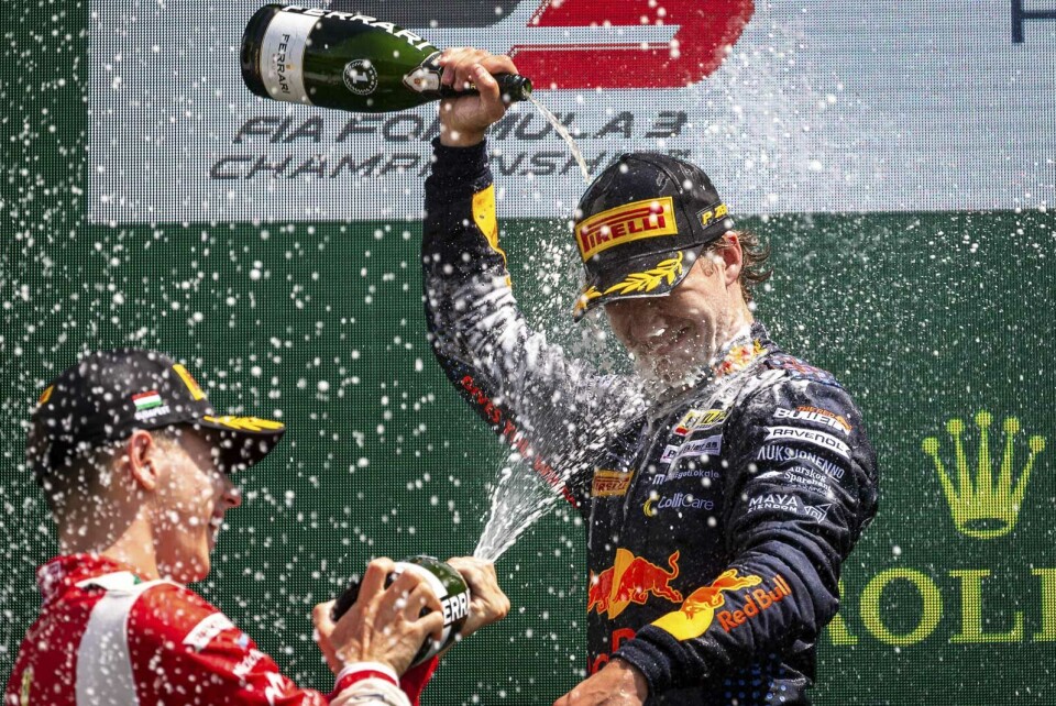 For syvende gang i år kunne Dennis Hauger sprette champagnen, og for tredje gang fra det øverste trinnet på pallen. (Foto: Red Bull Content Pool)