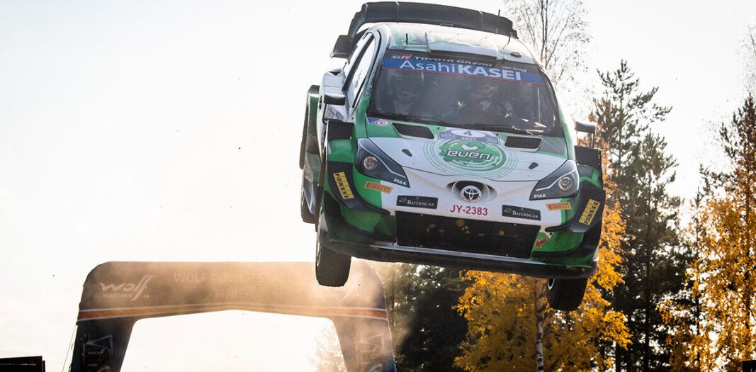 Esapekka Lappi fra det gigantiske hoppet på Ruuhimäki-etappa i Finland da han fikk én sjanse i WRC-klassen, og kvitterte med en knallsterk fjerdeplass. Esapekka Lappi fra det gigantiske hoppet på Ruuhimäki-etappa i Finland da han fikk én sjanse i WRC-klassen, og kvitterte med en knallsterk fjerdeplass.