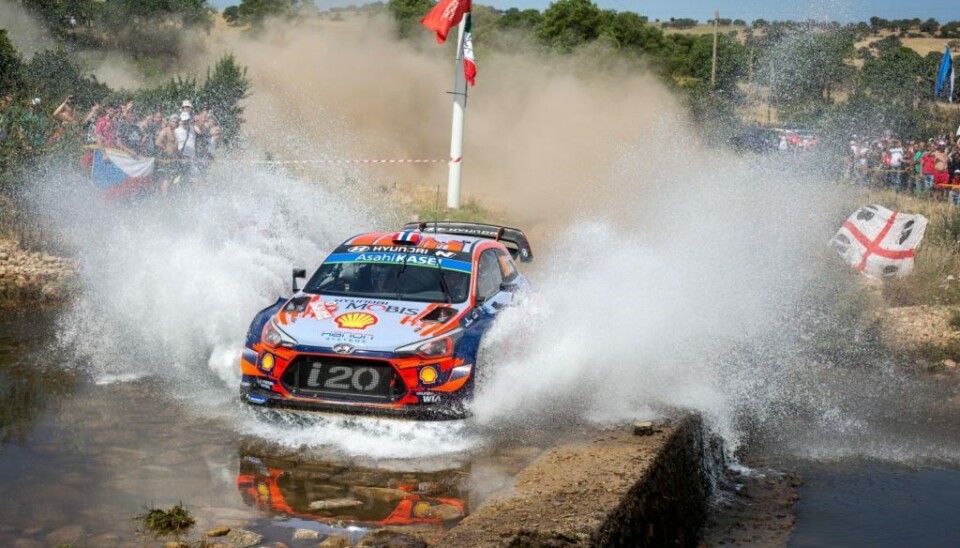 Power Stage-seier og knepen pallplass til Andreas etter høydramatisk Sardinia-finale