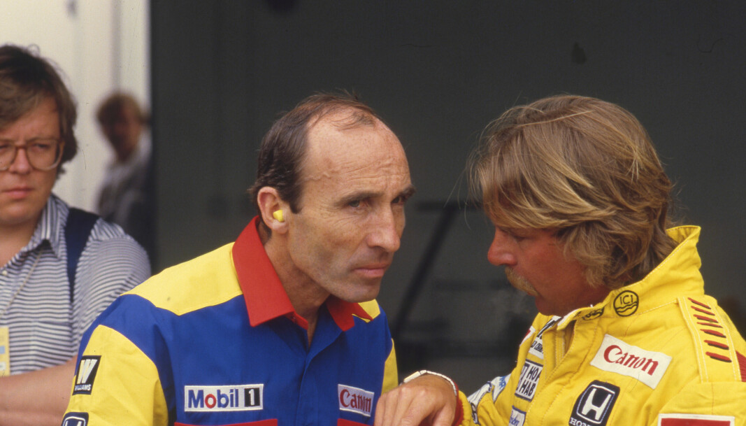 Keke Rosberg i samtaler med Frank Williams. I 1982 ble Keke Rosberg verdensmester, det andre individuelle gullet som en Williams-fører tok i Formel 1 etter Alan Jones i 1980.