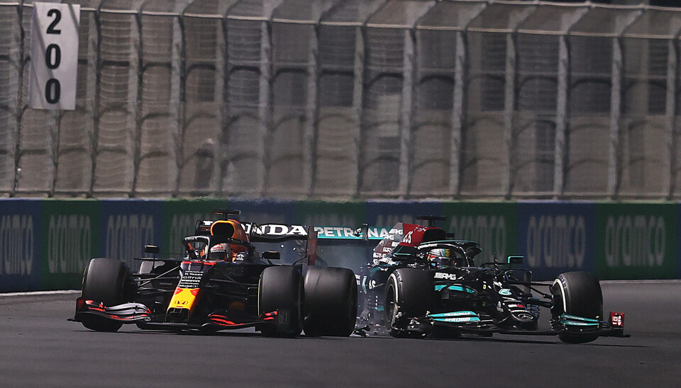 Her smeller det da Max Verstappen mente å slippe forbi Lewis Hamilton i Saudi-Arabia Grand Prix, uten at sistnevnte forstod hvorfor Red Bull-føreren slakket av farten på banens raskeste parti.