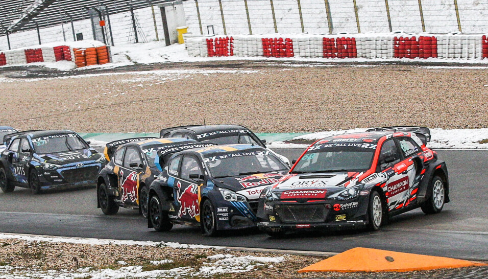 Det er ikke gitt at det som på papiret er «pole position» faktisk er det beste startsporet i virkeligheten. I 2022 skal de førerne som gjør det best få større valgfrihet rundt dette, noe som kanskje hadde vært ønskelig eksempelvis på Nürburgring i år.