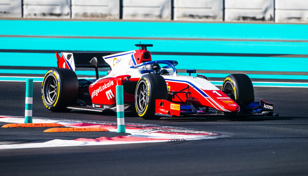 Dennis Hauger fant seg godt tilrette i Formel 2-bilen i Abu Dhabi, men er klar på at overgangen var mer kompleks enn som så.