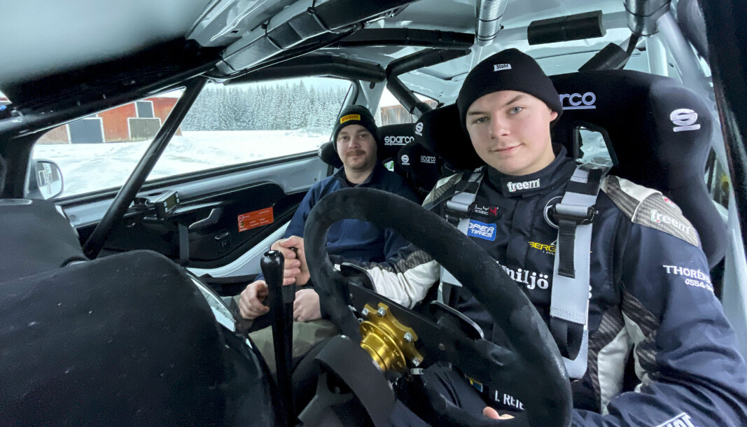 Isak Reiersen i sin nyinnkjøpte Ford Fiesta Rally4, sammen med sin kartleser for sesongen, Johan Johansson.