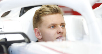 Tungt involvert i Haas sin 2022-bil – og nå setter Mick også høye forventninger