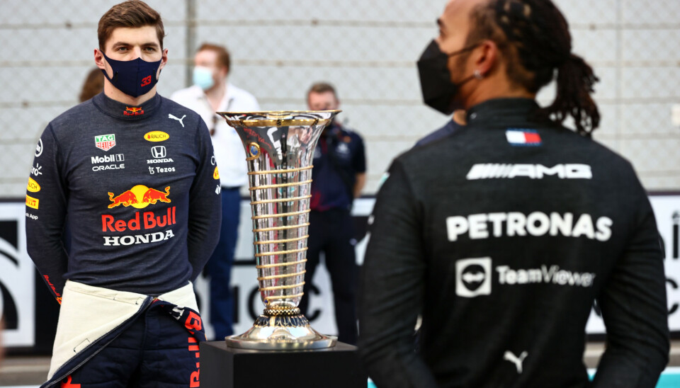 Ikke helt unaturlig så er det disse to som troner øverst på lista over de best betalte Formel 1-førerne. Når det er sagt skiller det likevel 15 millioner dollar mellom lønningsposene til Max Verstappen og Lewis Hamilton, skal vi tro tallene til RacingNews365.