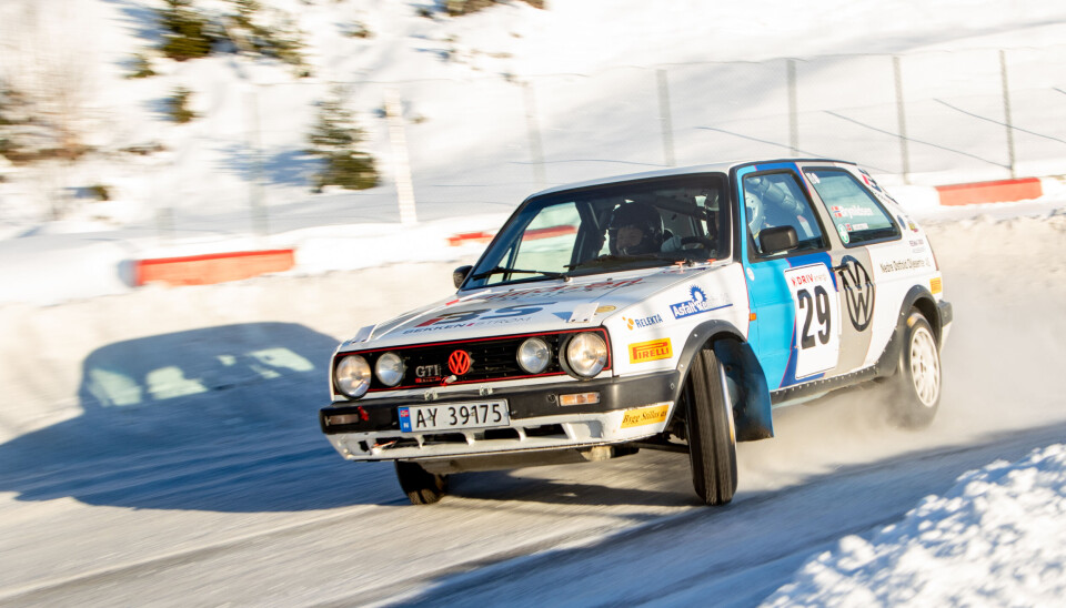 Smådøla-etappen kjenner Per Erik Brynildsen godt, og det ble satset friskt også inne på motorbanen sammen med Øyvind Beckstrøm i høyrestolen. Foto: Simen Næss Hagen / Parc Fermé