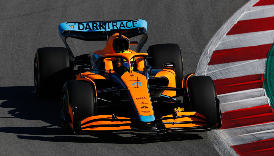 Lando Norris i sin McLaren MCL36 på Circuit de Barcelona-Catalunya.