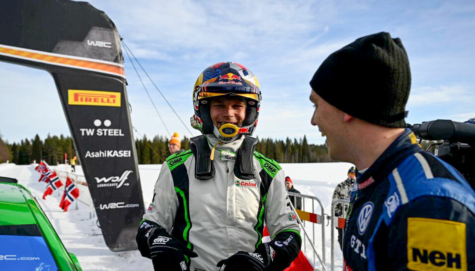 Andreas Mikkelsen og Ole Christian Veiby hyllet hverandre etter målgang på den aller siste fartsetappen av Rally Sweden 2022.