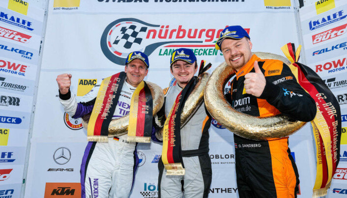 Sindre Setsaas og Oskaer Sandberg sammen med dere styske teamkollega Daniel Zils sikret klasseseieren i VT2-R+4WD i en BMW 330i. Sindre Setsaas og Oskaer Sandberg sammen med dere styske teamkollega Daniel Zils sikret klasseseieren i VT2-R+4WD i en BMW 330i.