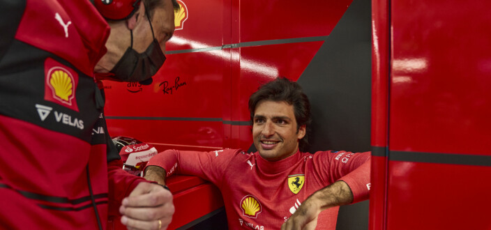 Carlos Sainz jr. forlenger med Ferrari