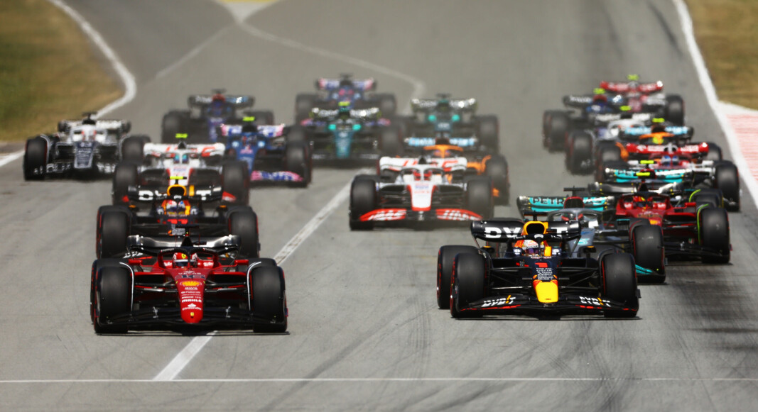 Kampen i årets Formel 1-sesong står mellom Red Bulls Max Verstappen og Ferraris Charles Leclerc.