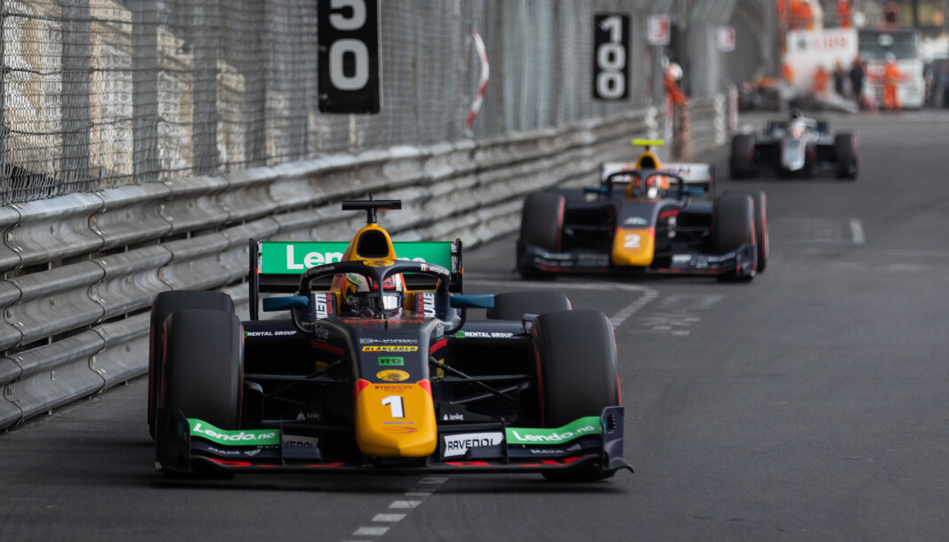 Premas bil nummer 1 er som kjent rattet av aurskogingen, Dennis Hauger. Én sprint-seier og en syvendeplass gir hans beste poenguttelling i Formel 2 så langt. Premas bil nummer 1 er som kjent rattet av aurskogingen, Dennis Hauger. Én sprint-seier og en syvendeplass gir hans beste poenguttelling i Formel 2 så langt.