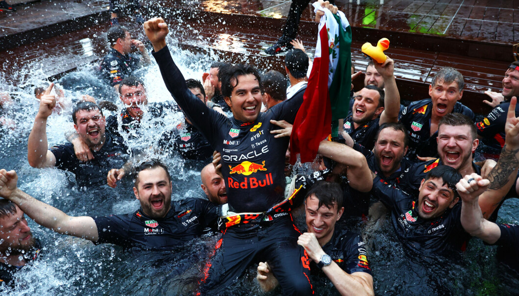 Sergio Perez kunne juble for Monaco-seier søndag. Det han allerede visste var at forlengelsen av Red Bull-kontrakten allerede var i boks. Sergio Perez kunne juble for Monaco-seier søndag. Det han allerede visste var at forlengelsen av Red Bull-kontrakten allerede var i boks.