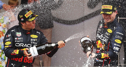 Sergio Perez forlenger kontrakten sin med Red Bull