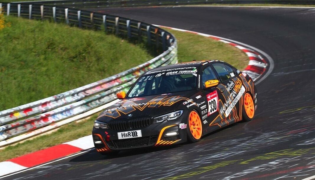 Oskar Sandberg og hans Adrenalin Motorsport var totalt overlegne i VT2-klassen med BMW 3-serier og vant med nesten en hel runde på nestemann i klassen. Oskar Sandberg og hans Adrenalin Motorsport var totalt overlegne i VT2-klassen med BMW 3-serier og vant med nesten en hel runde på nestemann i klassen.