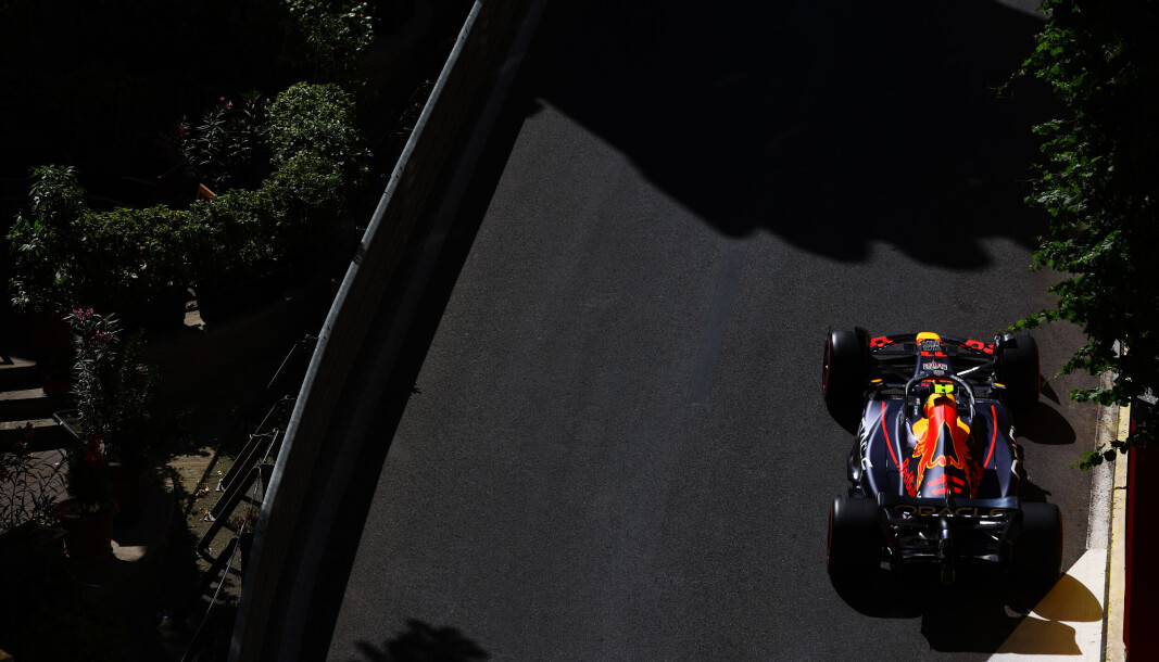 Sergio Perez har gjort seg komfortabel i tet før årets Aserbajdsjan Grand Prix. Sergio Perez har gjort seg komfortabel i tet før årets Aserbajdsjan Grand Prix.