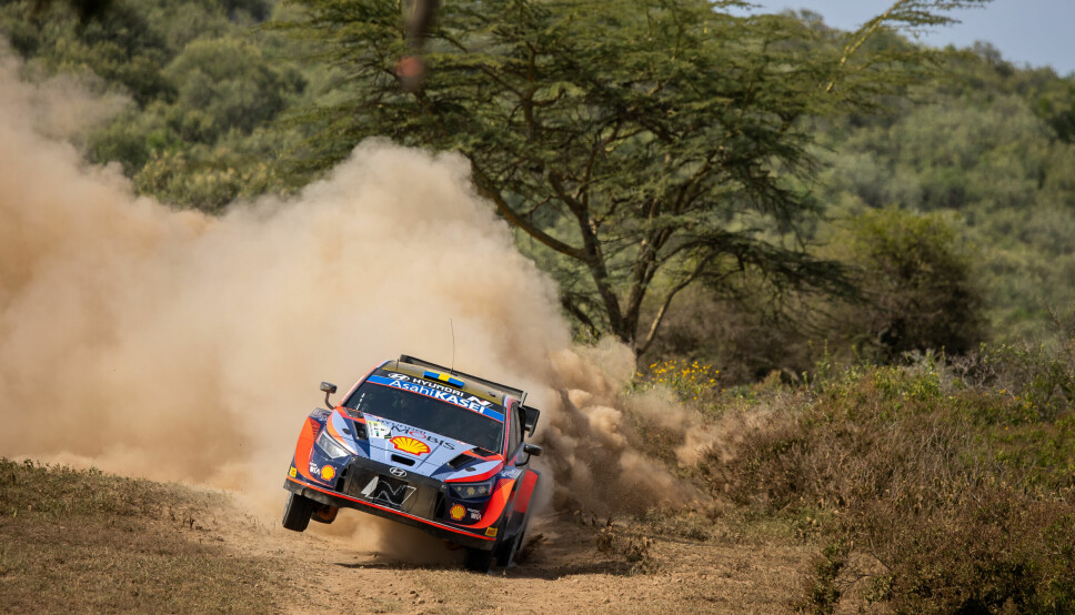Oliver Solberg og kartleser Elliot Edmondson under shakedown i Safari Rally Kenya.