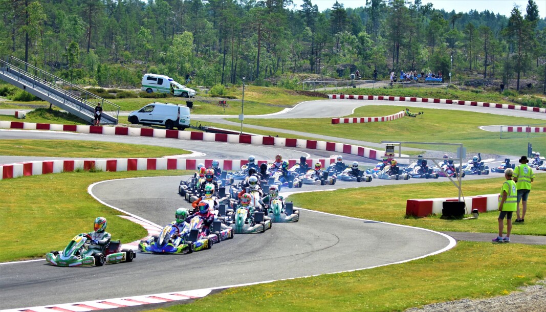 Som vanlig stort startfelt i norgesmesterskapet i gokart, som i motsetning til det meste av annet bilsport kjøres over kun én løpshelg. I år var det KNA Varna som fikk æren av å være vertskap. Som vanlig stort startfelt i norgesmesterskapet i gokart, som i motsetning til det meste av annet bilsport kjøres over kun én løpshelg. I år var det KNA Varna som fikk æren av å være vertskap.
