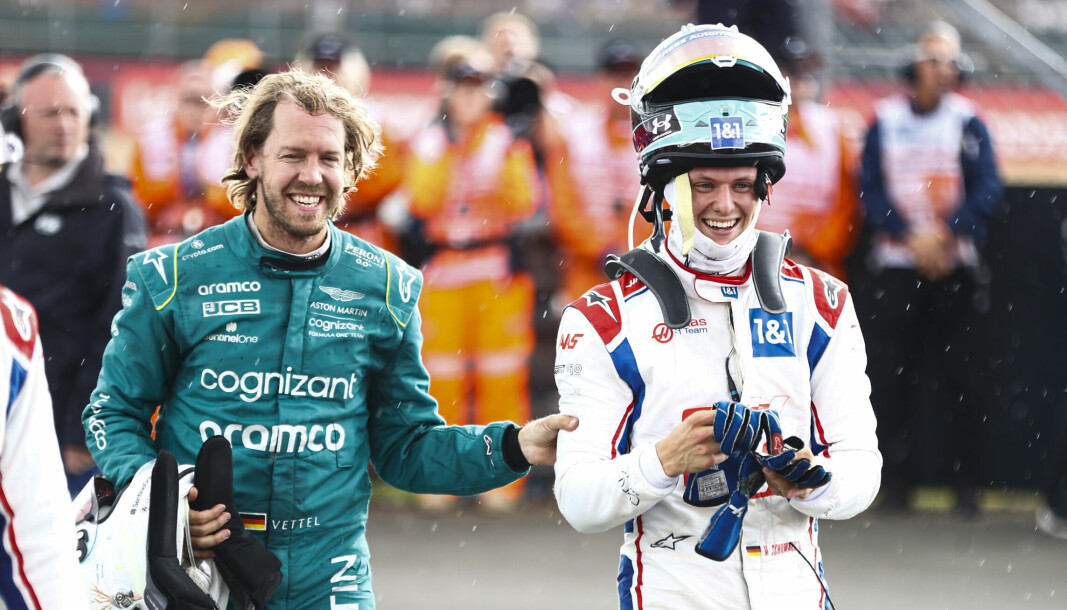 Sebastian Vettel var tydelig svært stolt over det Mick Schumacher presterte i dagens løp.