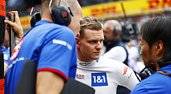Forvirret Schumacher etter Q1-exit: — det hadde vært fint og blitt fortalt det før kvalifiseringen