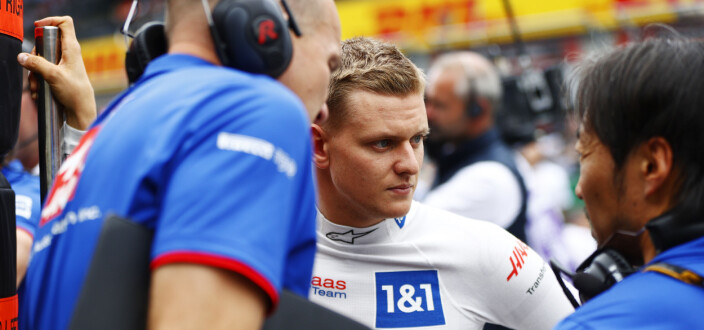 Forvirret Schumacher etter Q1-exit: — det hadde vært fint og blitt fortalt det før kvalifiseringen