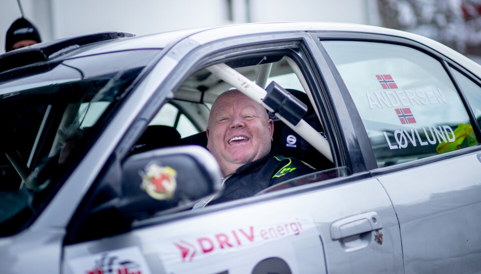 Bjørn Roger Andersen Sjøgren hadde all grunn til å smile etter endt Numedalsrally i år. For jammen er han ikke omtrent den eneste «dark horsen» i klasse 13 som har stukket av med en etappeseier.