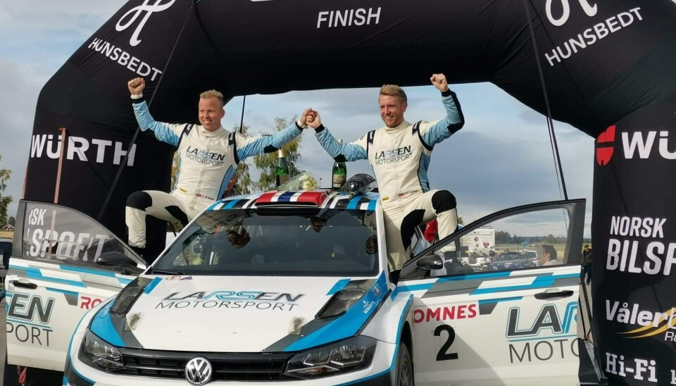Frank Tore Larsen og kartleser Torstein Eriksen. Frank Tore Larsen og kartleser Torstein Eriksen.
